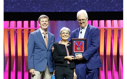50 ans après les Joliot-Curie, le Dr Irène Buvat reçoit le prix George Charles de Hevesy Nuclear Pioneer Award